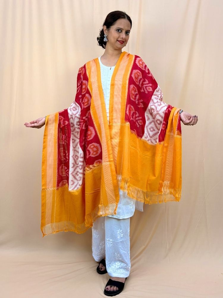 Ethereal Harmony – White & Red Pochampally Double Ikat Cotton Dupatta