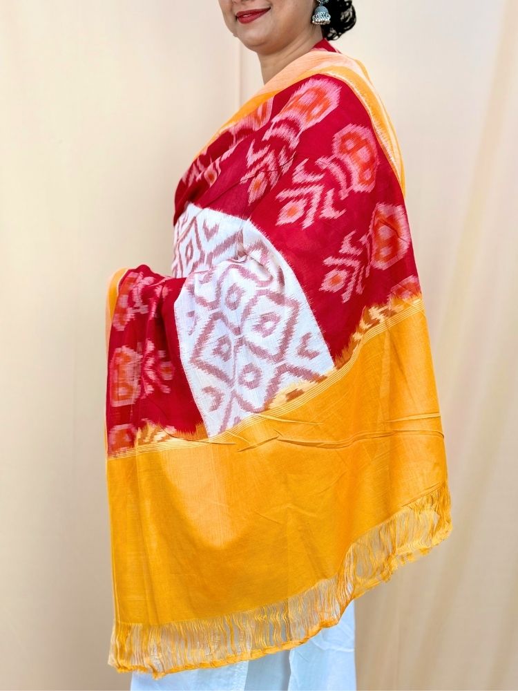 Ethereal Harmony – White & Red Pochampally Double Ikat Cotton Dupatta