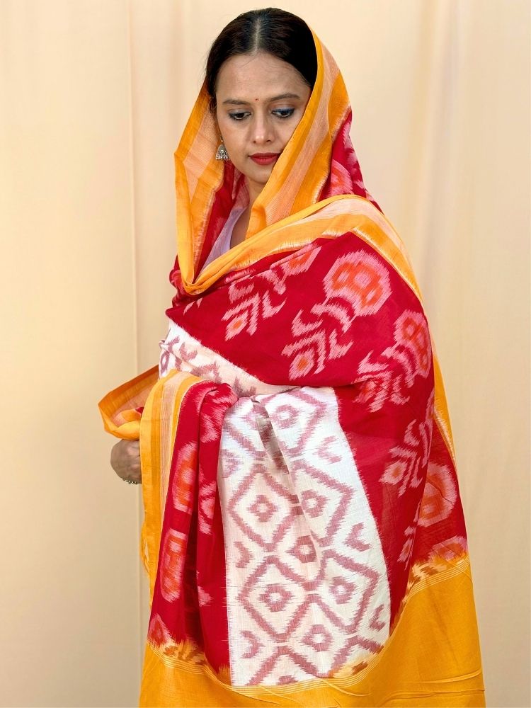 Ethereal Harmony – White & Red Pochampally Double Ikat Cotton Dupatta