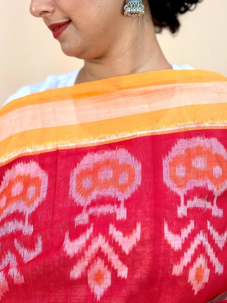 Ethereal Harmony – White & Red Pochampally Double Ikat Cotton Dupatta