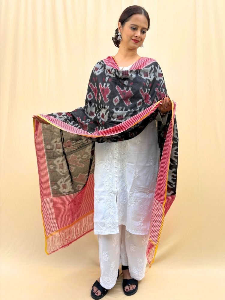 Midnight Radiance – Black & Yellow Pochampally Double Ikat Cotton Dupatta
