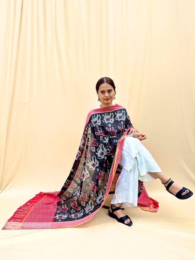 Midnight Radiance – Black & Yellow Pochampally Double Ikat Cotton Dupatta